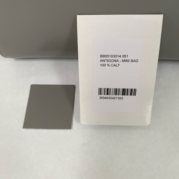 Givenchy mini Antigona in smooth grey leather - Picture 5 of 11